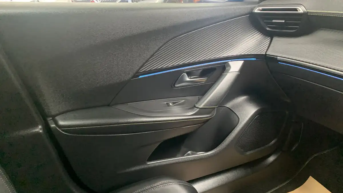 2021-peugeot-2008-suv-12-puretech-gt-eat8-big-40