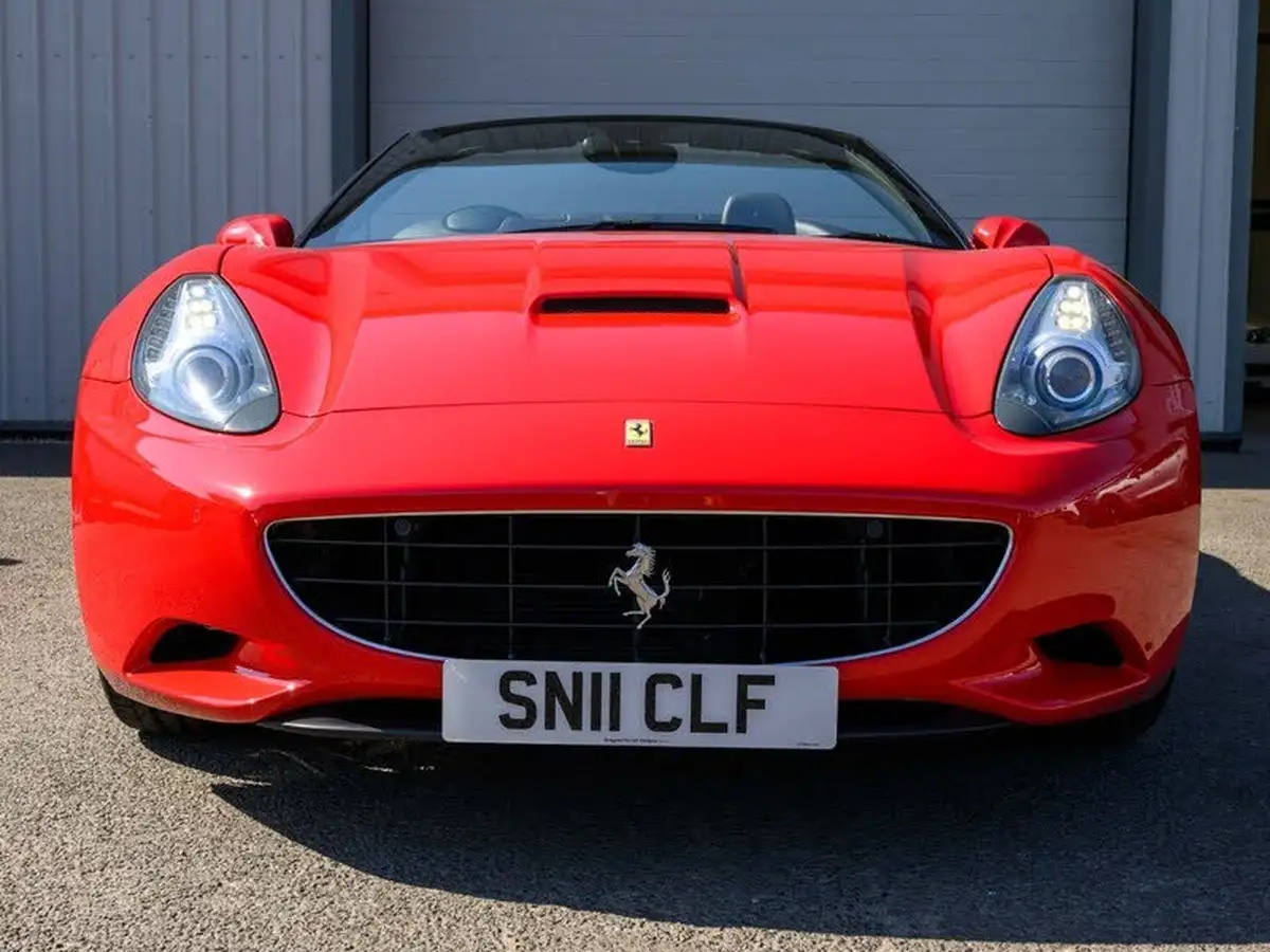 2010-ferrari-california-43-big-1