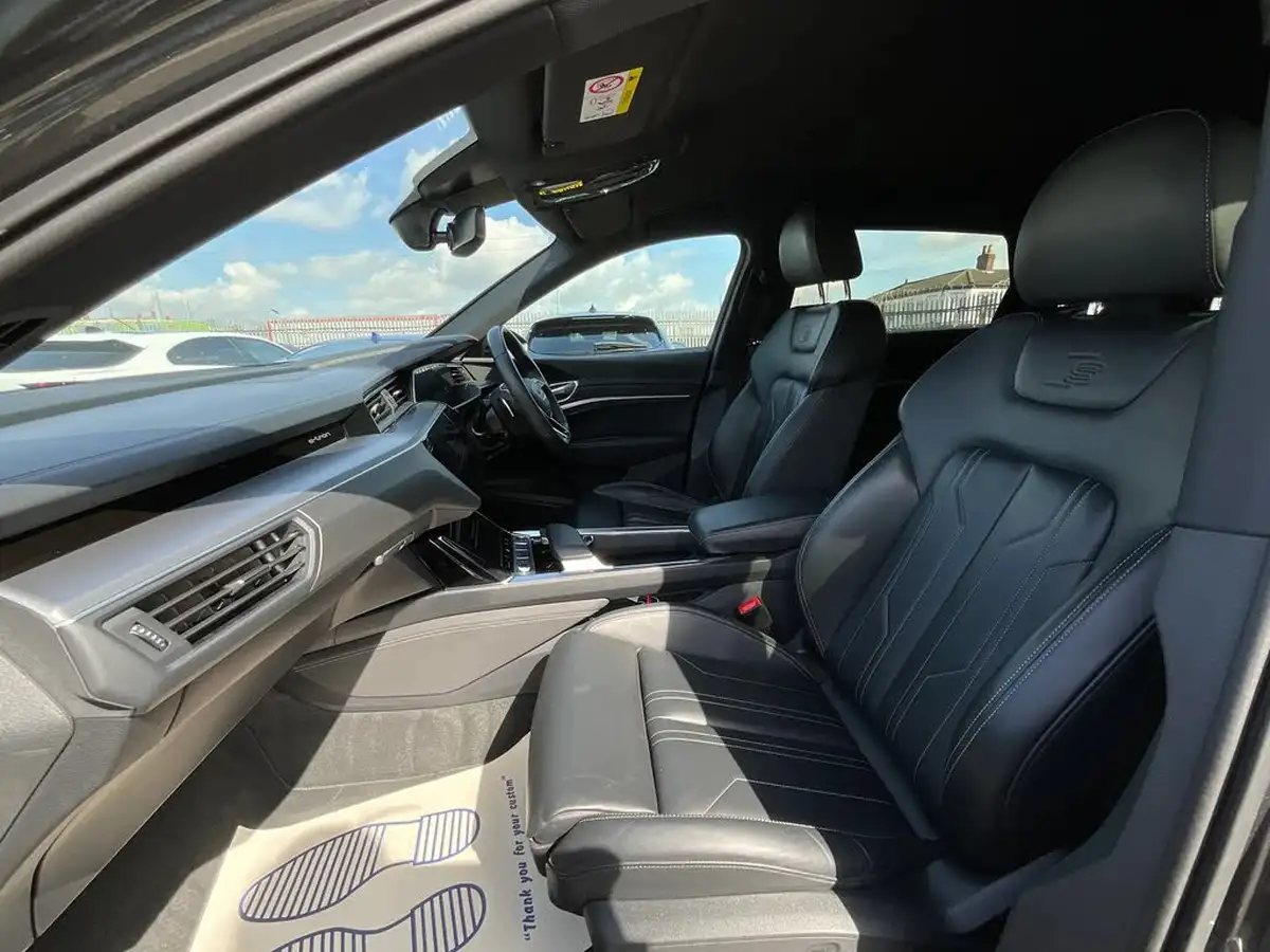 2022-audi-e-tron-50e-black-edition-station-wagon-big-9