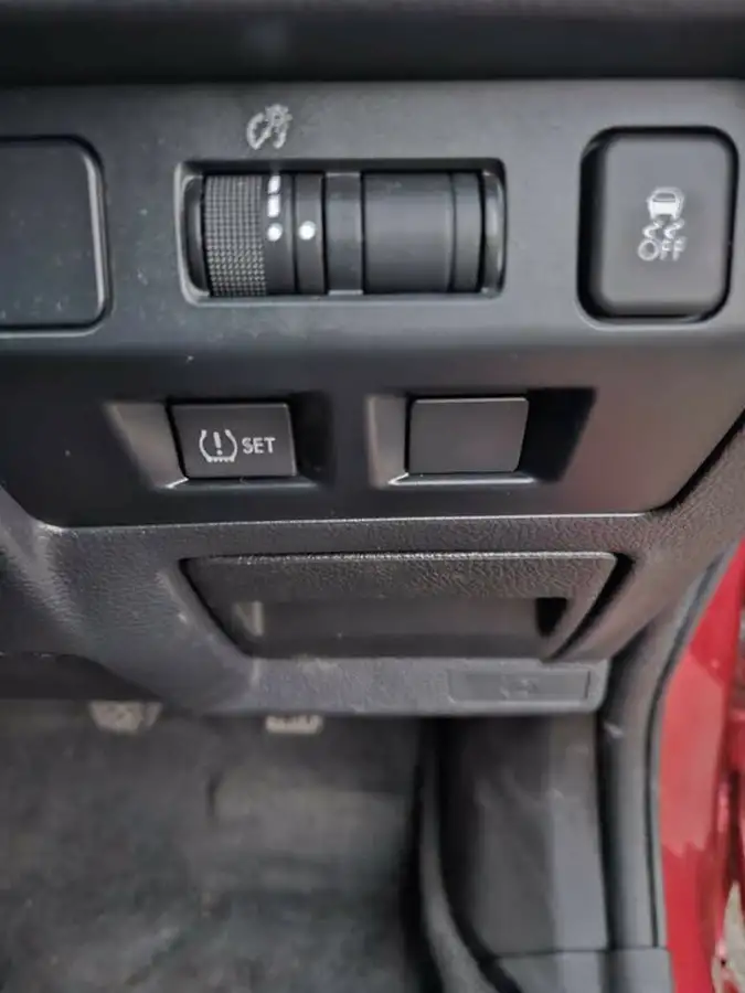 2015-subaru-xv-20d-se-big-16