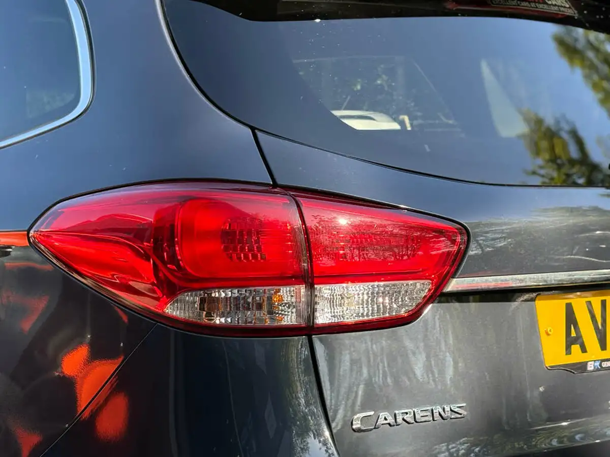 2014-kia-carens-17-crdi-2-114bhp-isg-big-12
