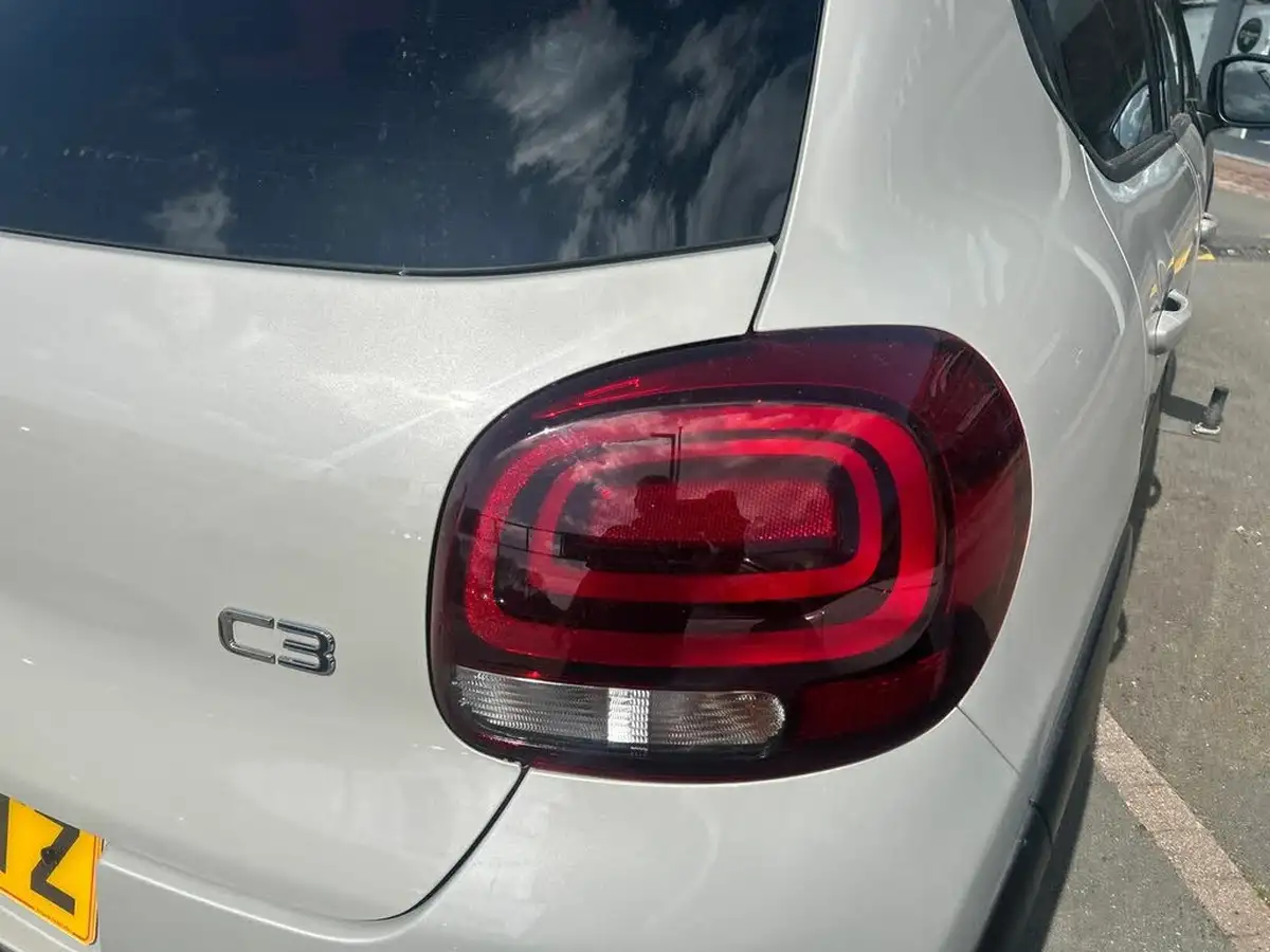 2022-citroen-c3-12-puretech-shine-plus-110ps-ss-big-32