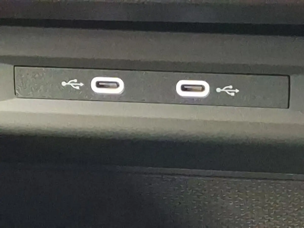 2025-cupra-formentor-15-etsi-v3-big-13