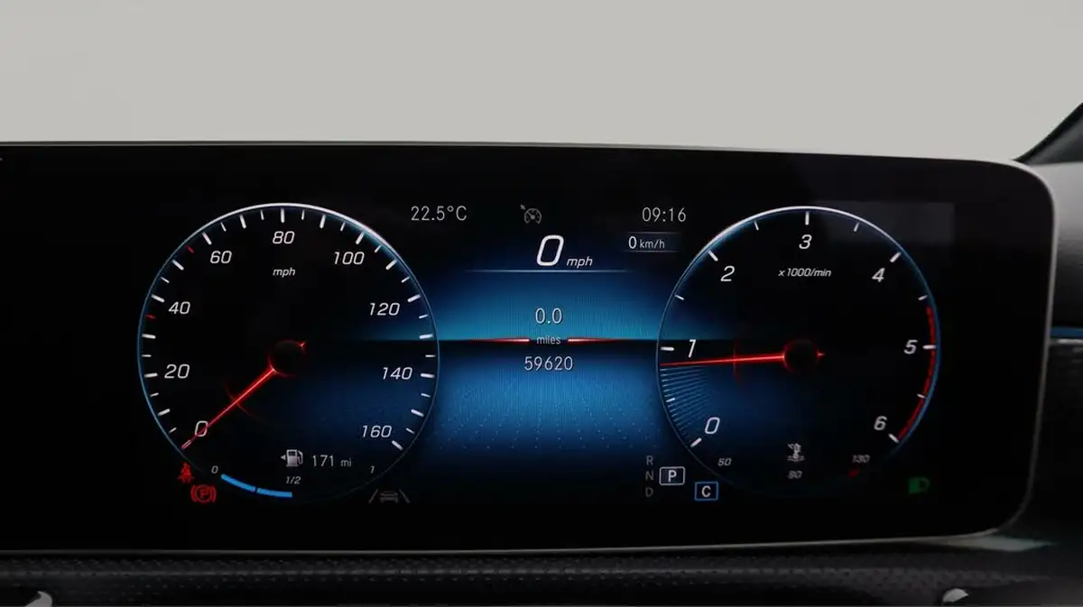 2019-mercedes-benz-a-class-15d-a180d-sport-premium-hatchback-5d-7g-dct-big-10