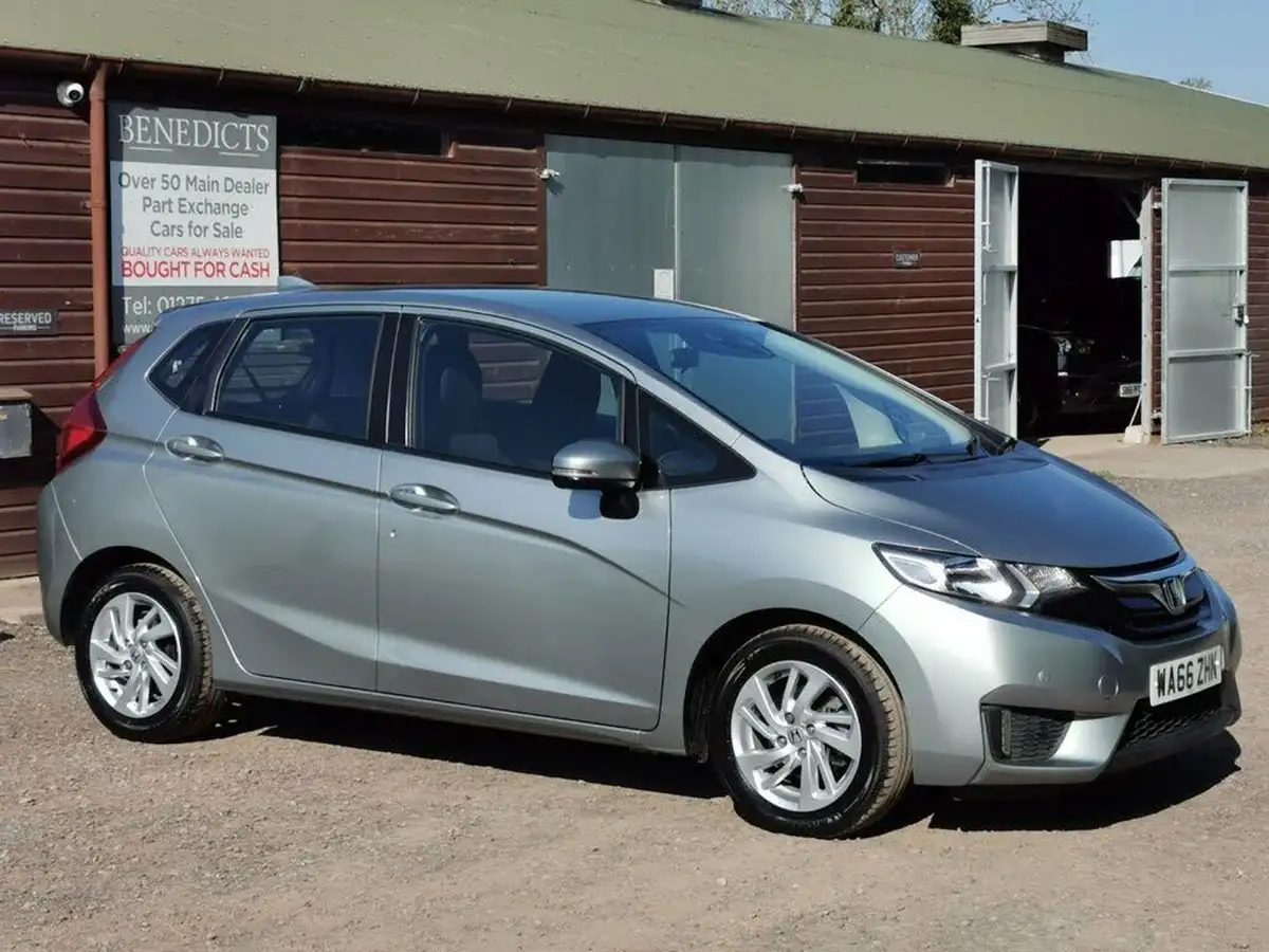 2016-honda-jazz-13-i-vtec-se-cvt-big-3