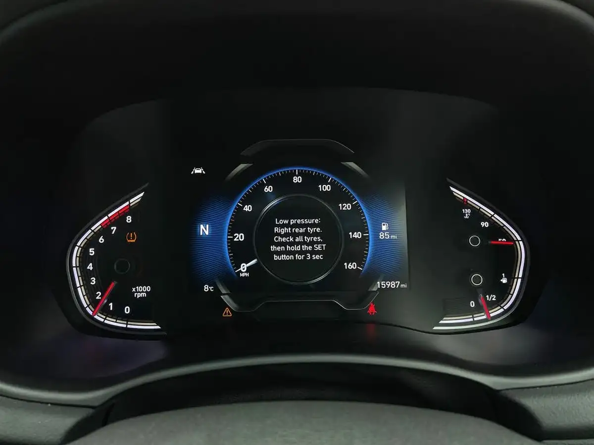 2022-hyundai-i30-15-t-gdi-n-line-hatchback-big-13