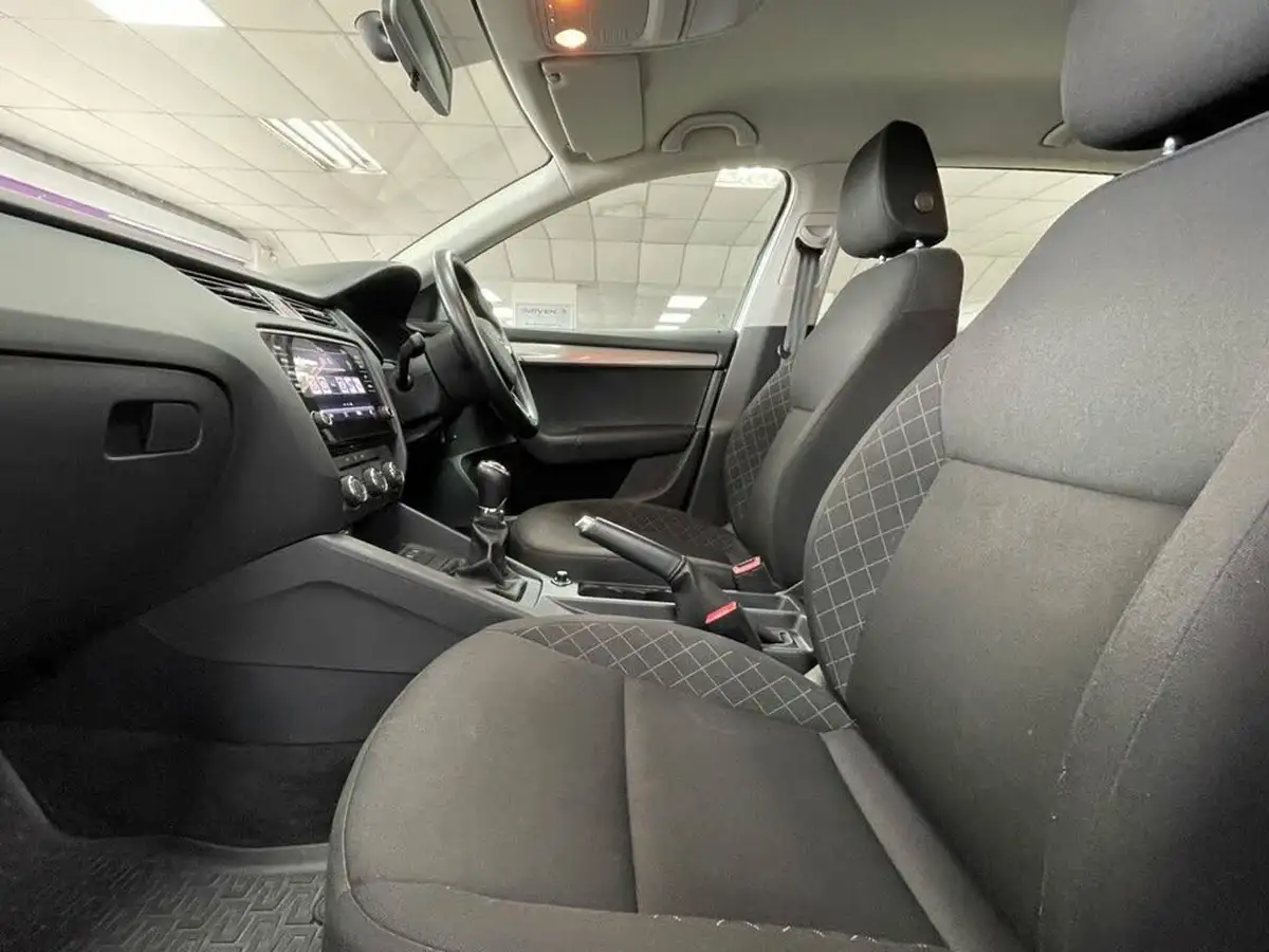 2019-skoda-octavia-10-tsi-s-estate-big-26