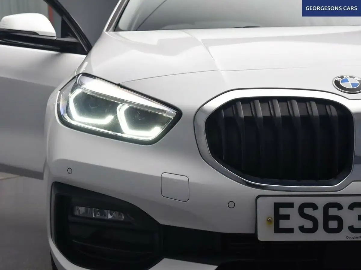 2022-bmw-1-series-15td-116d-sport-big-10
