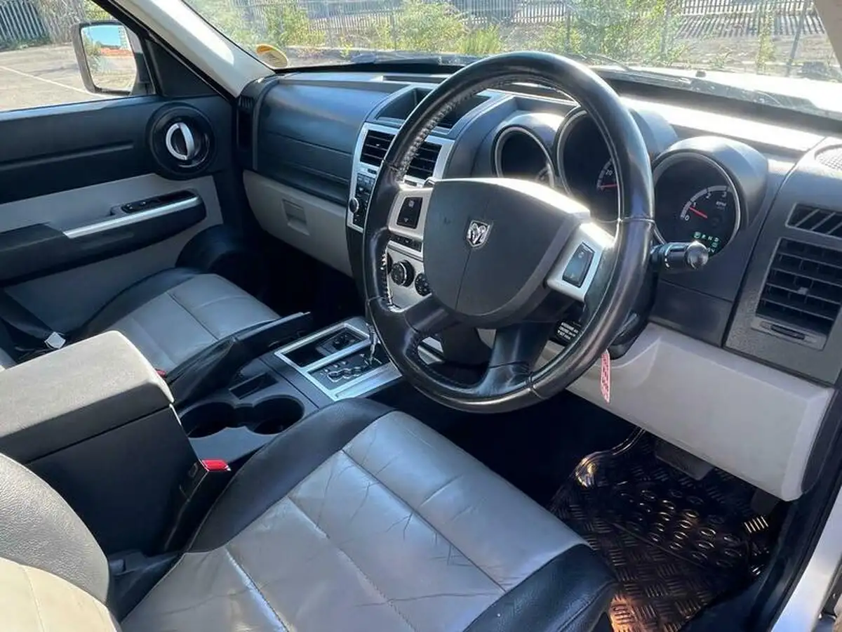 2009-dodge-nitro-28td-sxt-auto-big-23