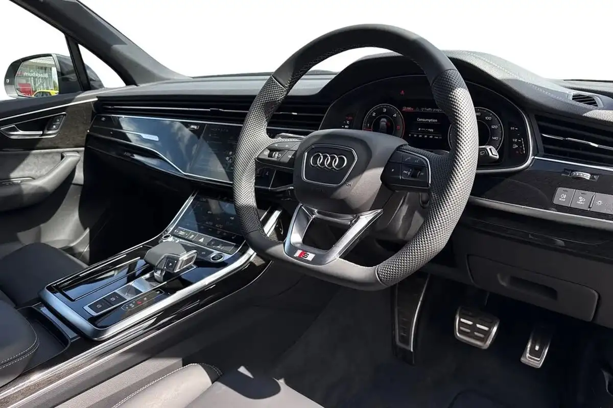 2025-audi-q7-30-50-tdi-black-edition-big-13