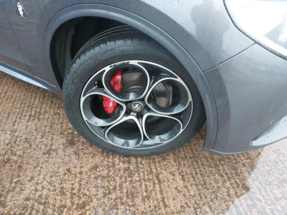 2021-alfa-romeo-stelvio-22td-veloce-big-8
