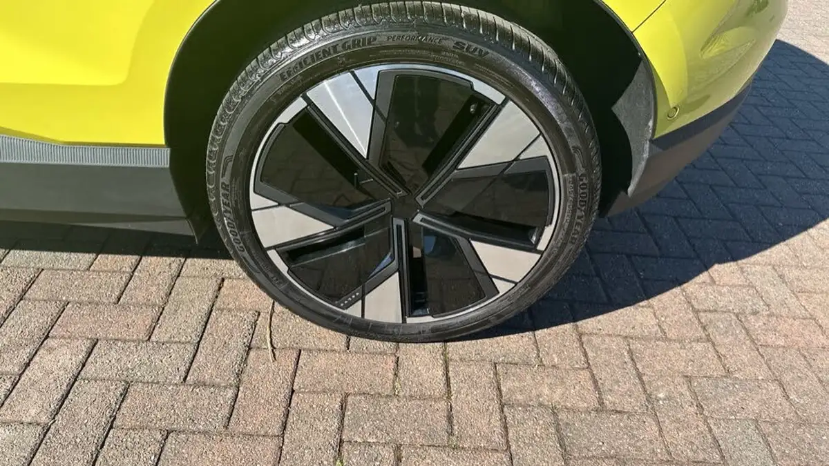 2024-volvo-ex30-e-twin-ultra-big-40