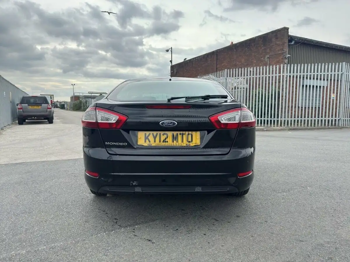 2012-ford-mondeo-20tdci-edge-140-hatchback-big-21