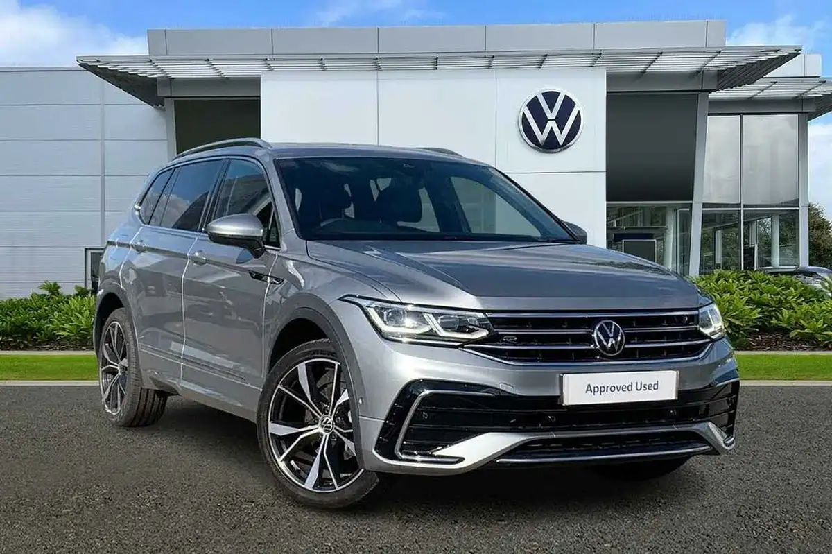 2022-volkswagen-tiguan-allspace-15-tsi-r-line-big-0