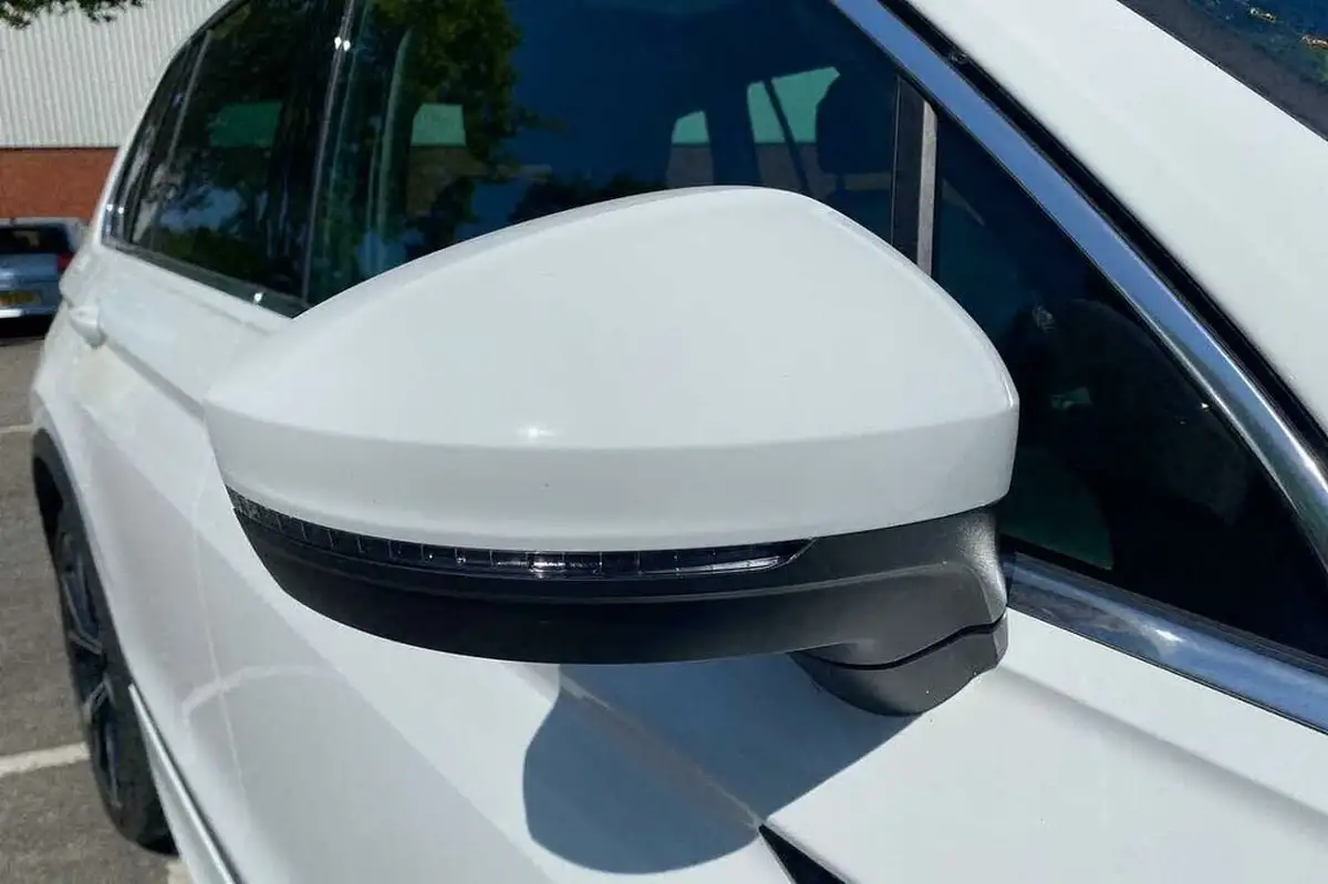 2023-volkswagen-tiguan-15-tsi-r-line-edition-big-19