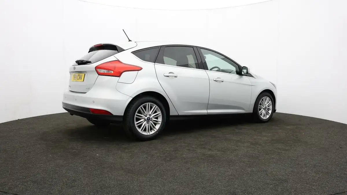 2018-ford-focus-10t-zetec-edition-125ps-hatchback-auto-big-13