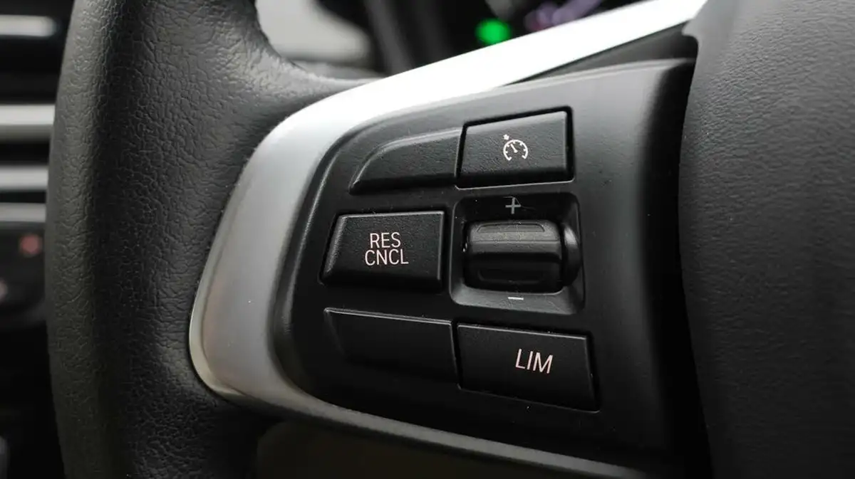 2021-bmw-x1-15-xdrive-25e-phev-xline-big-20