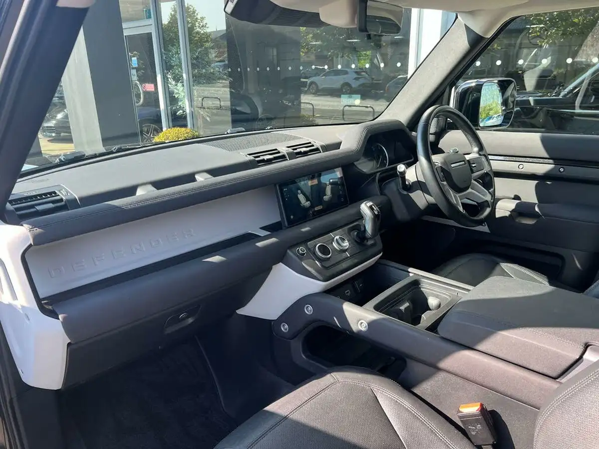 2021-land-rover-90-defender-30-d250-xs-edition-big-12