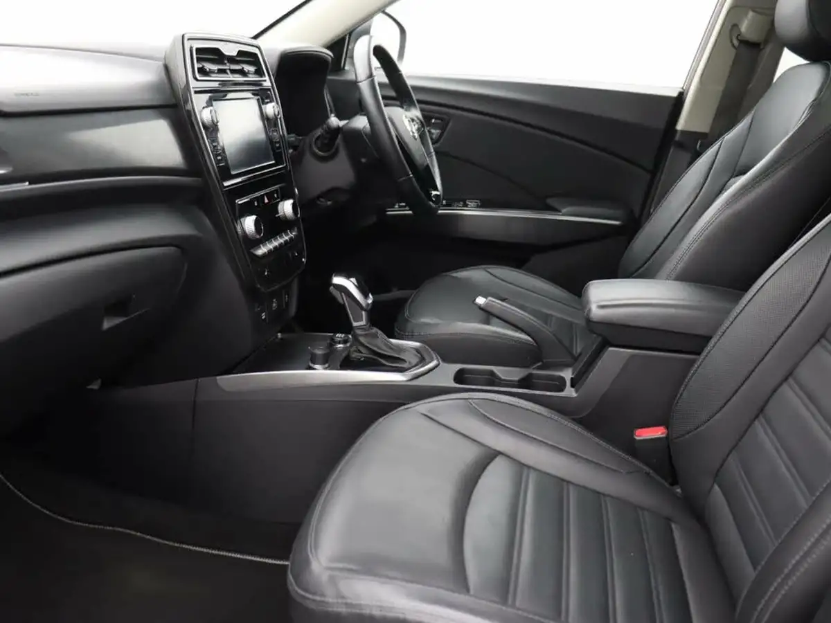 2022-kgm-ssangyong-tivoli-15-ultimate-auto-big-20