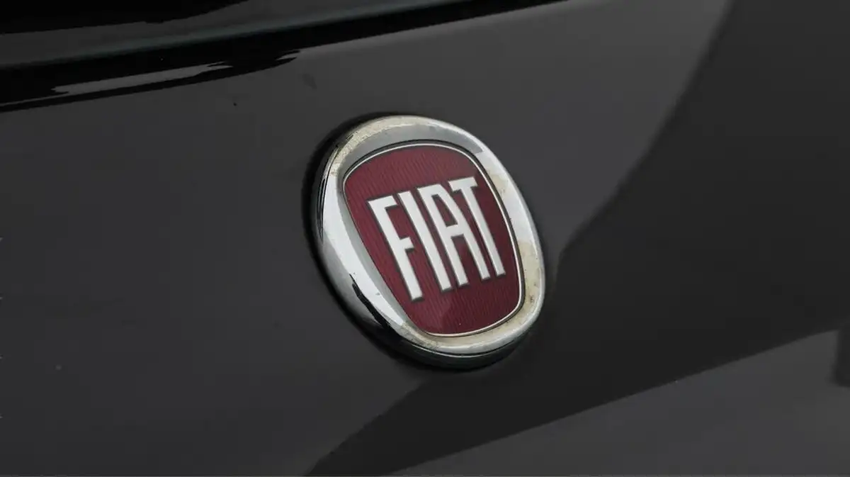 2020-fiat-500-12-lounge-dualogic-big-19