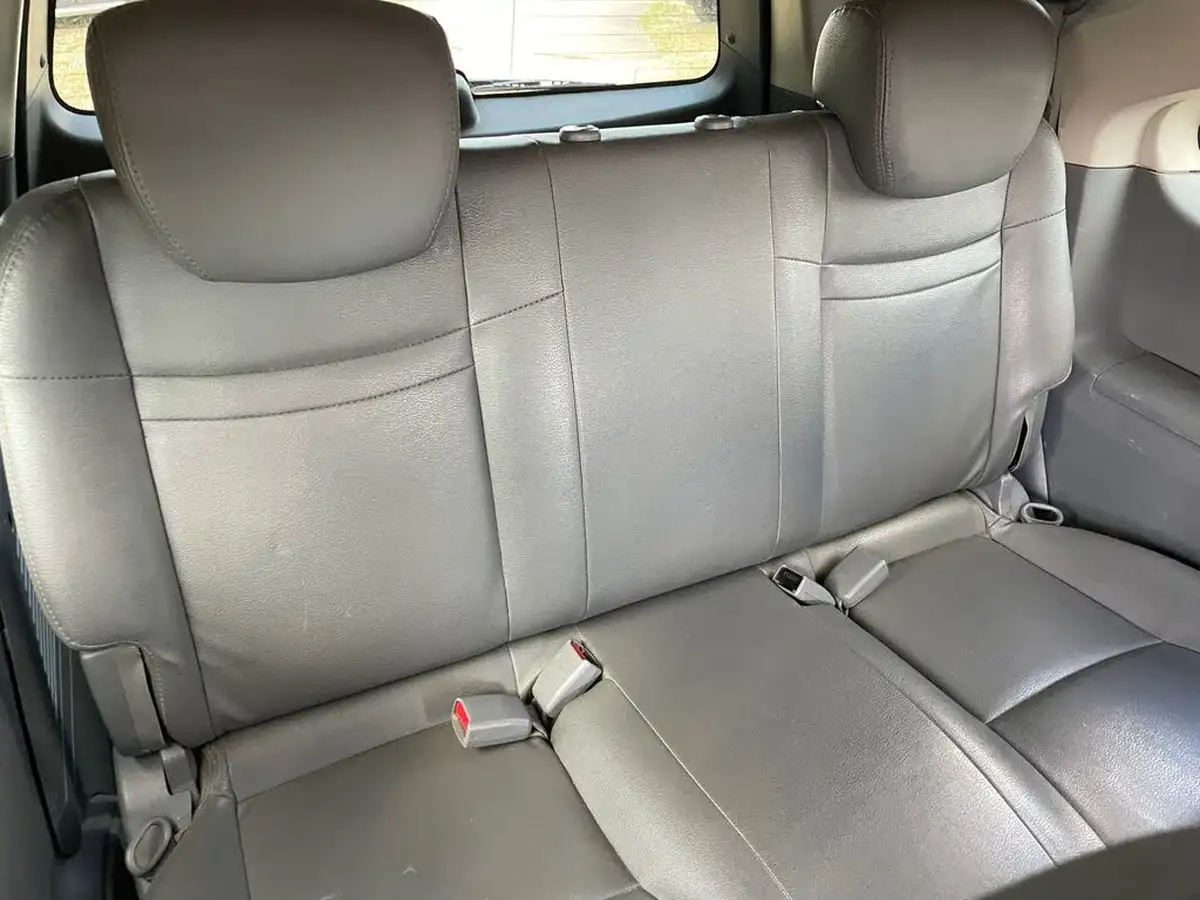 2012-kgm-ssangyong-rodius-27td-es-big-13