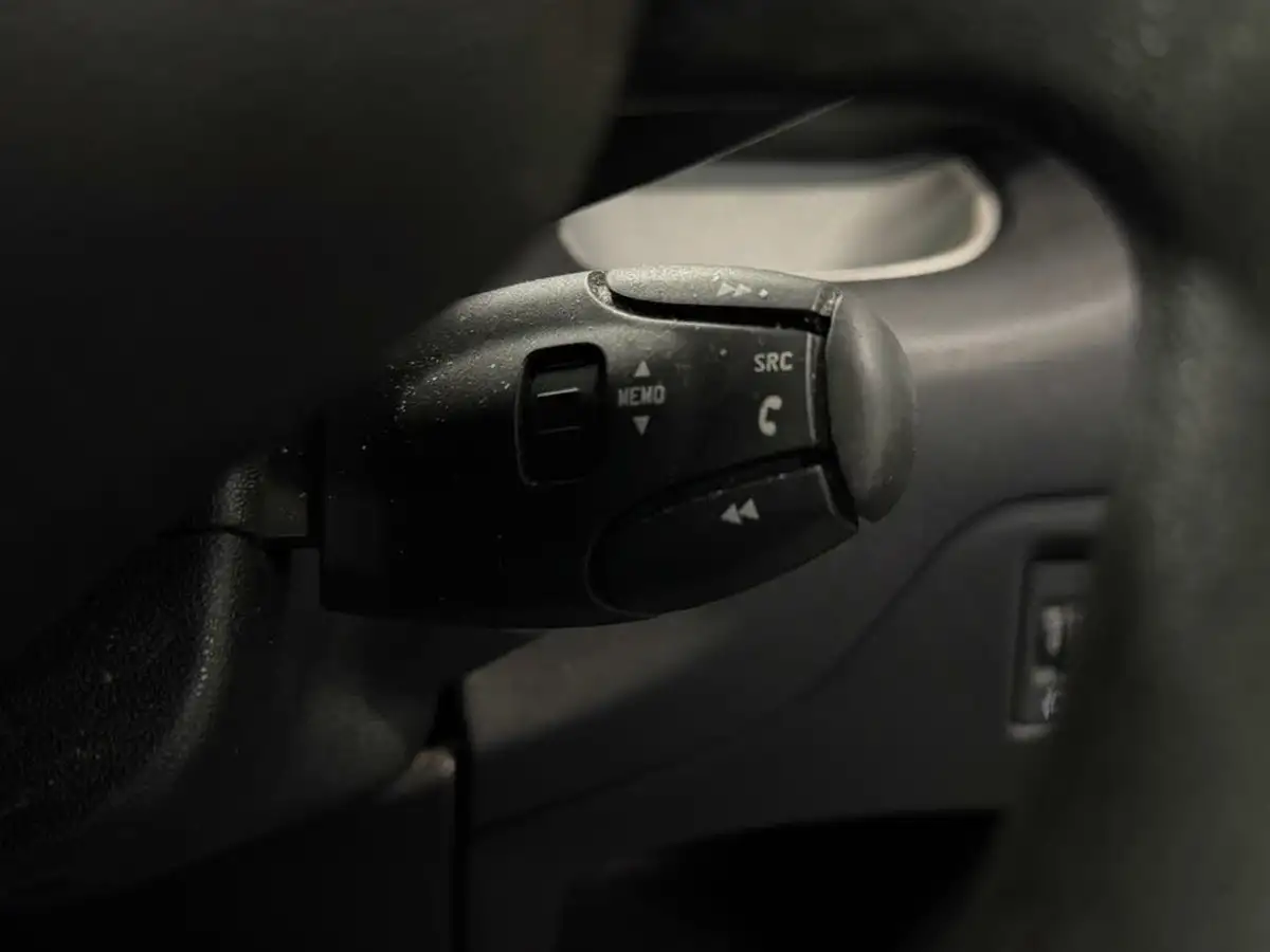 2014-citroen-c3-picasso-14-selection-big-18