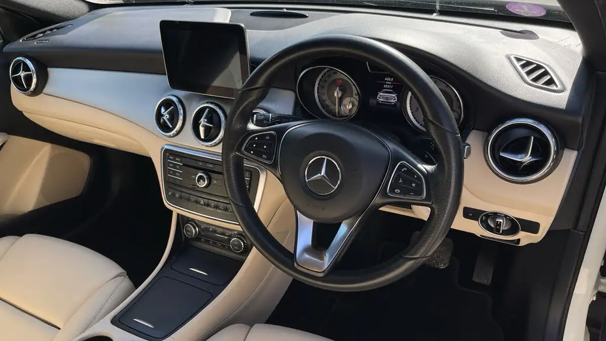 2016-mercedes-benz-gla-class-20-gla-250-sport-premiumss-7g-dct-big-8