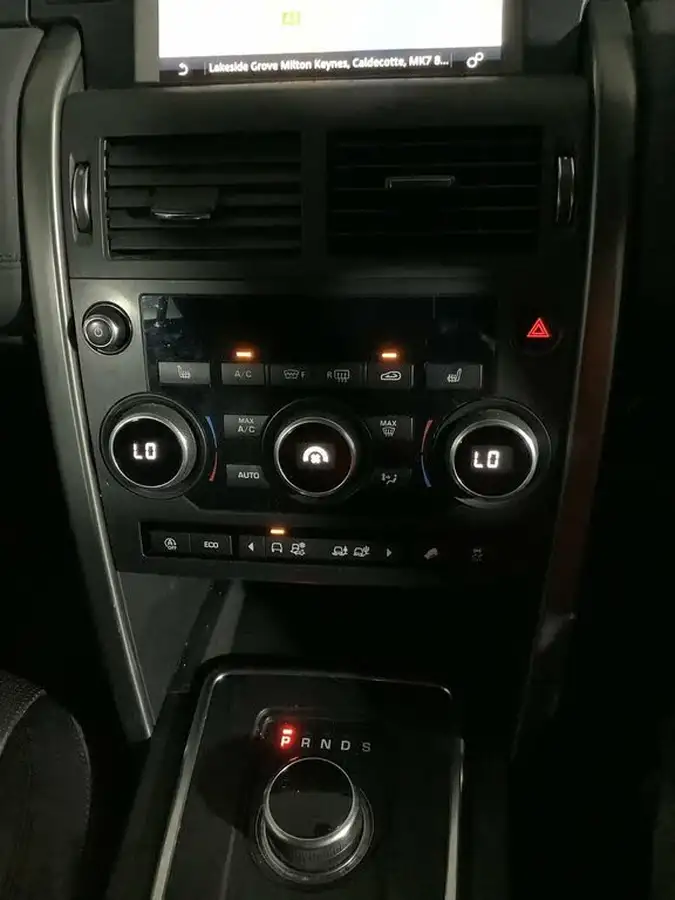 2019-land-rover-discovery-sport-20td4-landmark-big-21