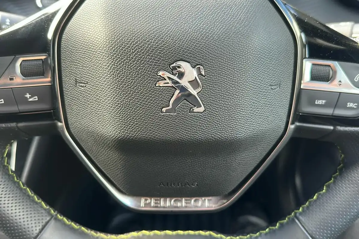 2021-peugeot-2008-suv-e-gt-big-19