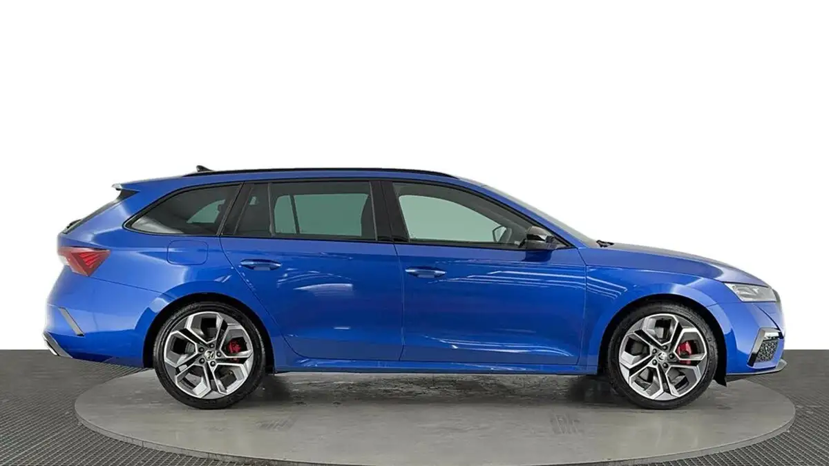 2024-skoda-octavia-20-tsi-vrs-245ps-estate-dsg-big-2