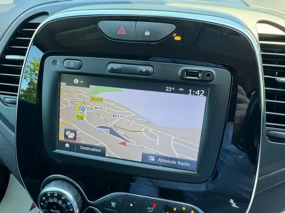 2018-renault-captur-09-tce-dynamique-s-nav-big-19