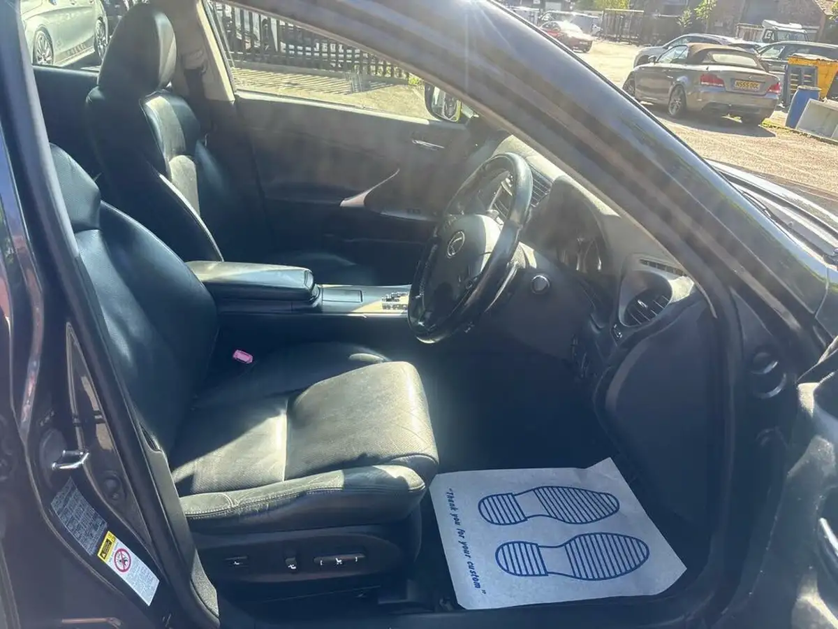 2008-lexus-is-250-25-se-auto-big-9