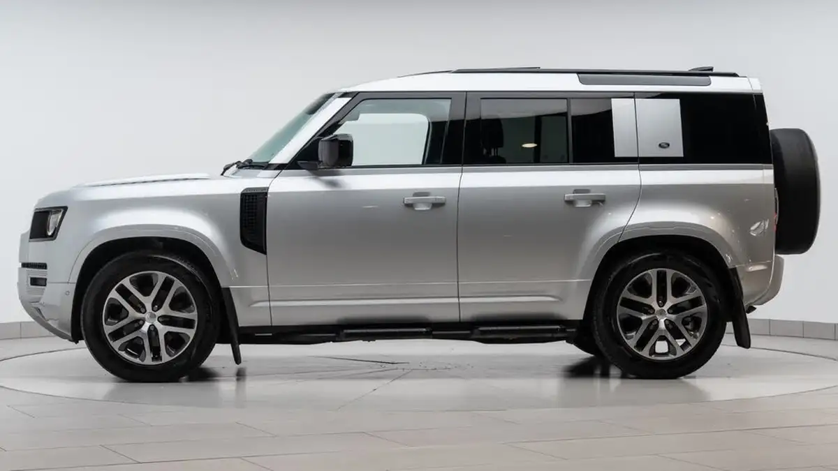 2022-land-rover-110-defender-30-d250-xs-edition-big-3