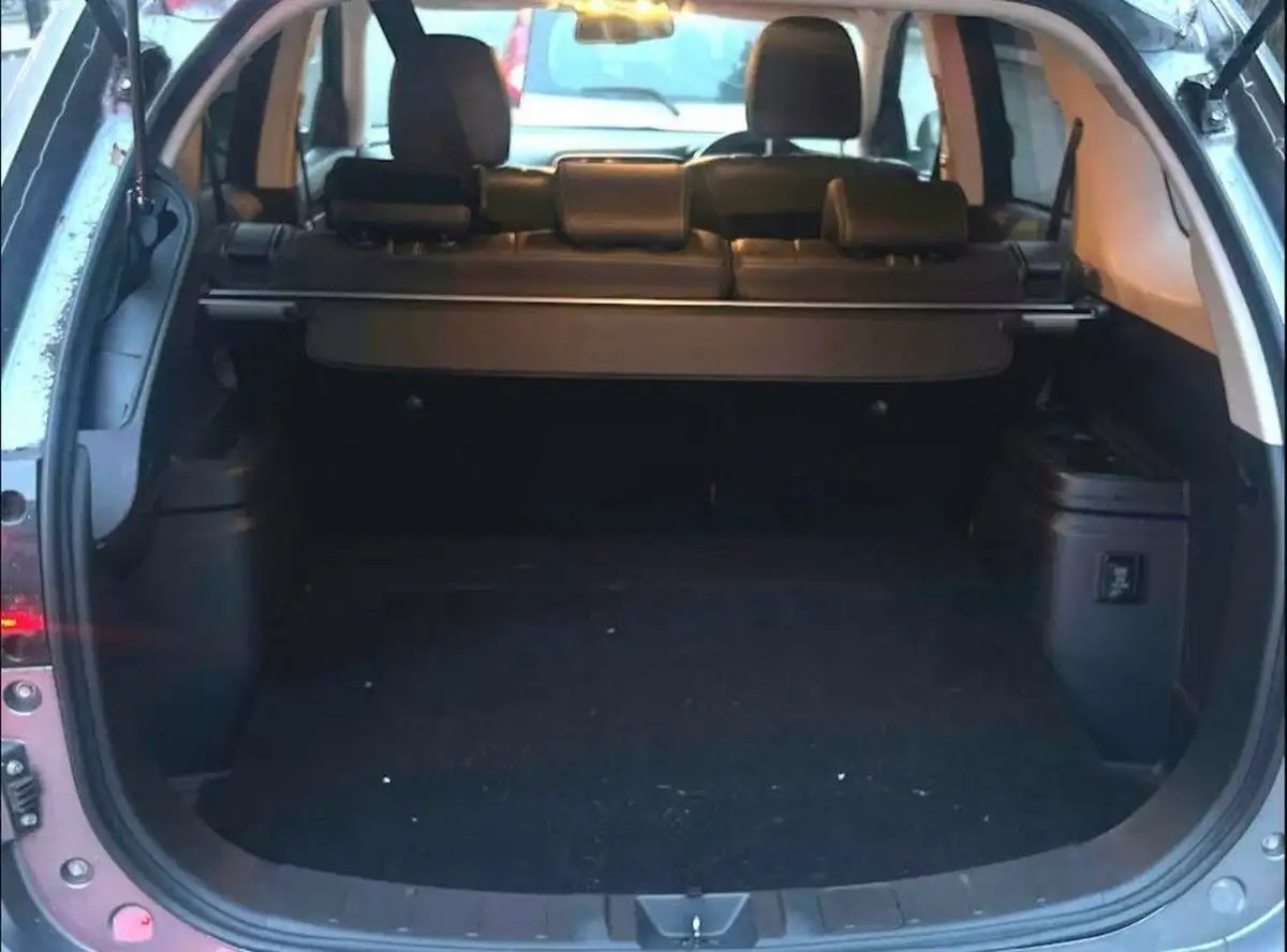 2016-mitsubishi-outlander-20-gx4h-phev-big-8