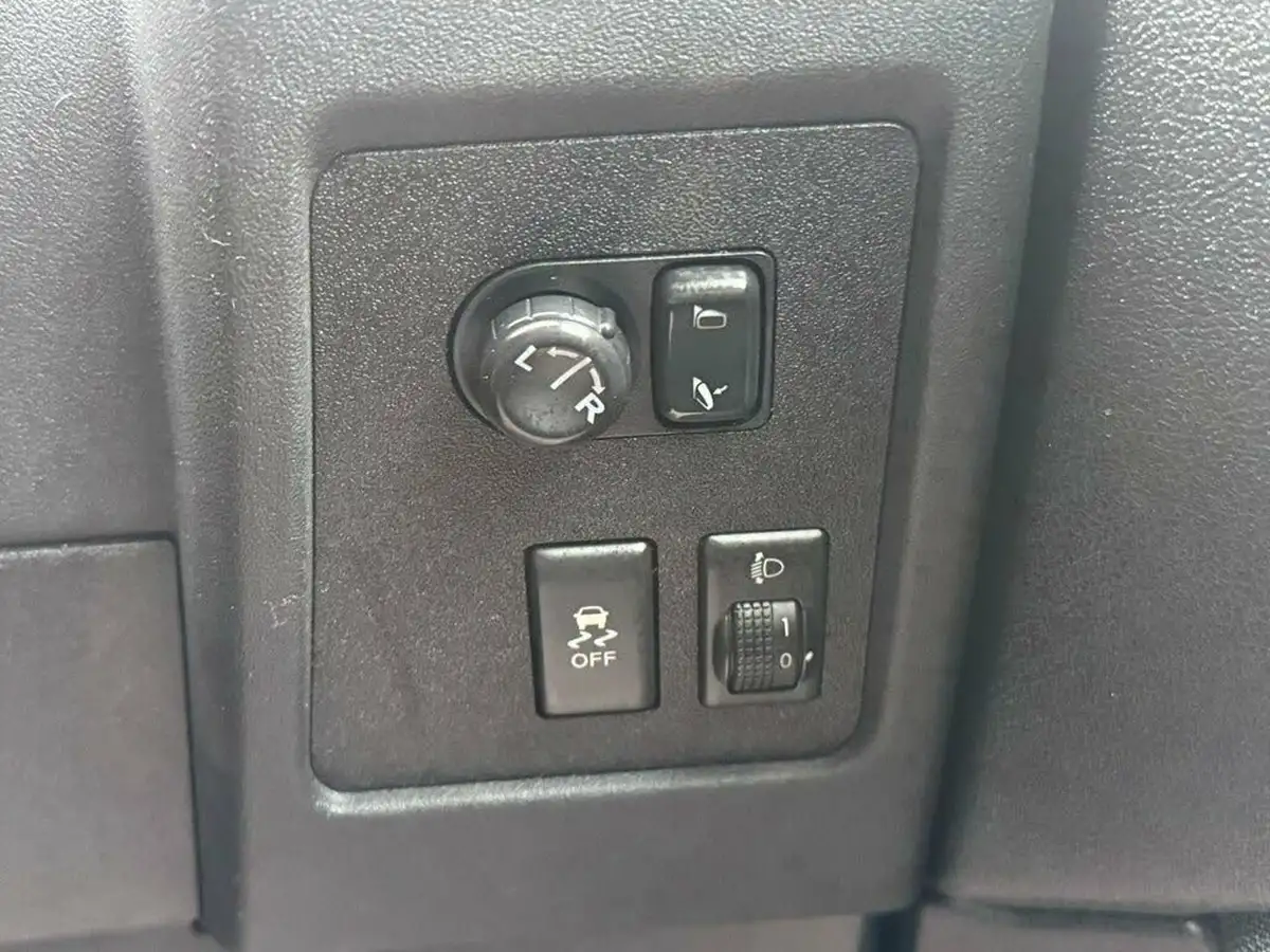2010-nissan-qashqai-15td-acenta-big-29