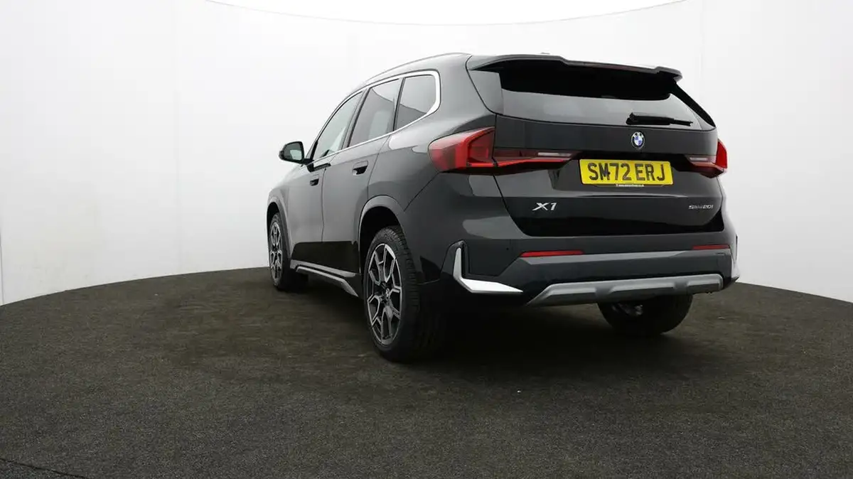 2022-bmw-x1-15-sdrive20i-xline-big-77