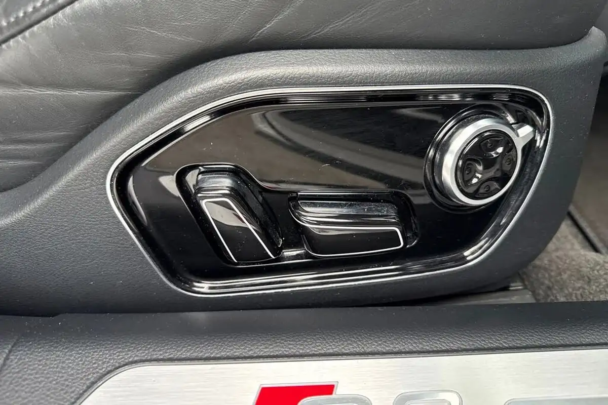 2016-audi-s8-40-tfsi-quattro-520ps-big-30