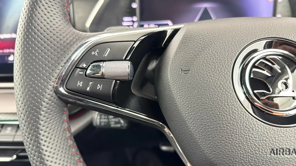 2024-skoda-octavia-20-tsi-vrs-245ps-estate-dsg-big-20