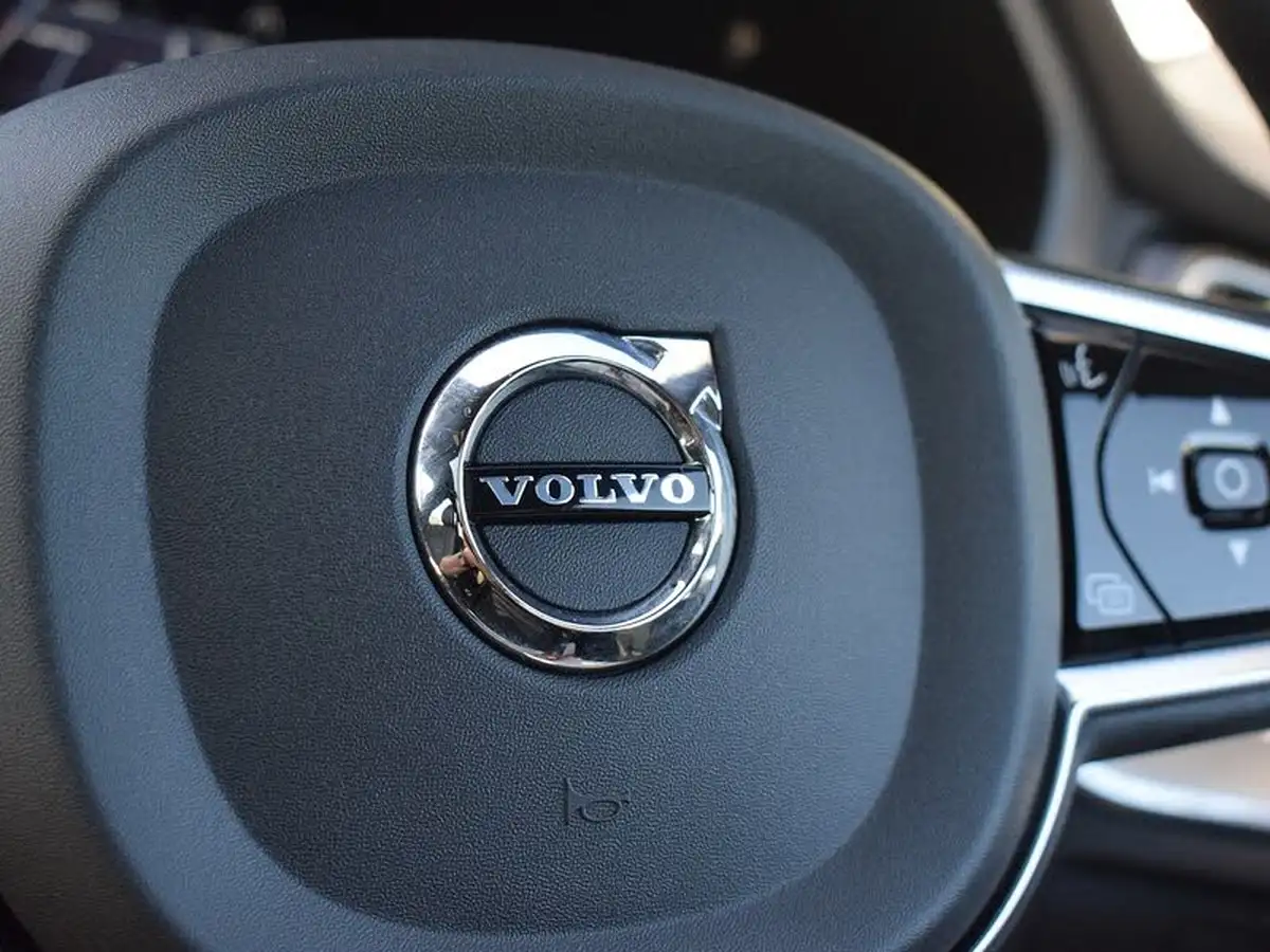2022-volvo-xc60-20-b5-plus-big-26