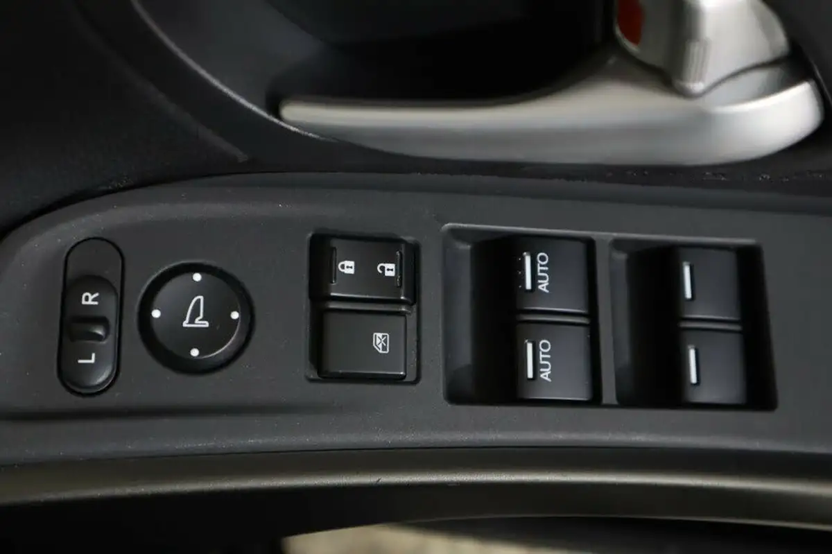 2013-honda-civic-18-se-auto-big-36
