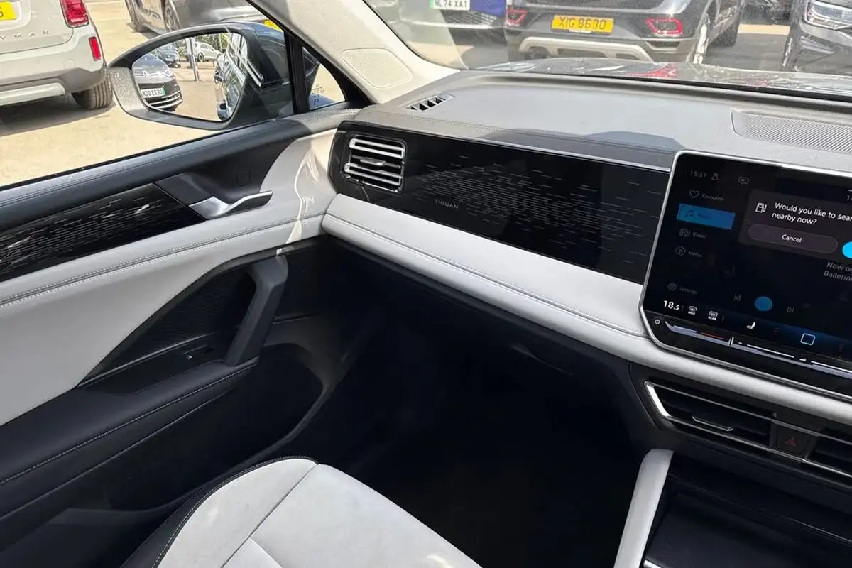 2024-volkswagen-tiguan-15-etsi-elegance-big-14
