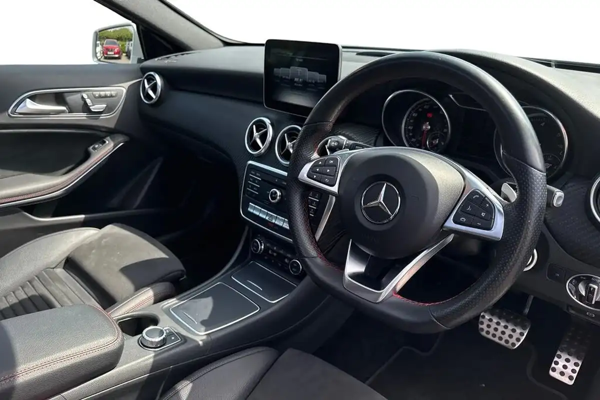 2016-mercedes-benz-a-class-big-13