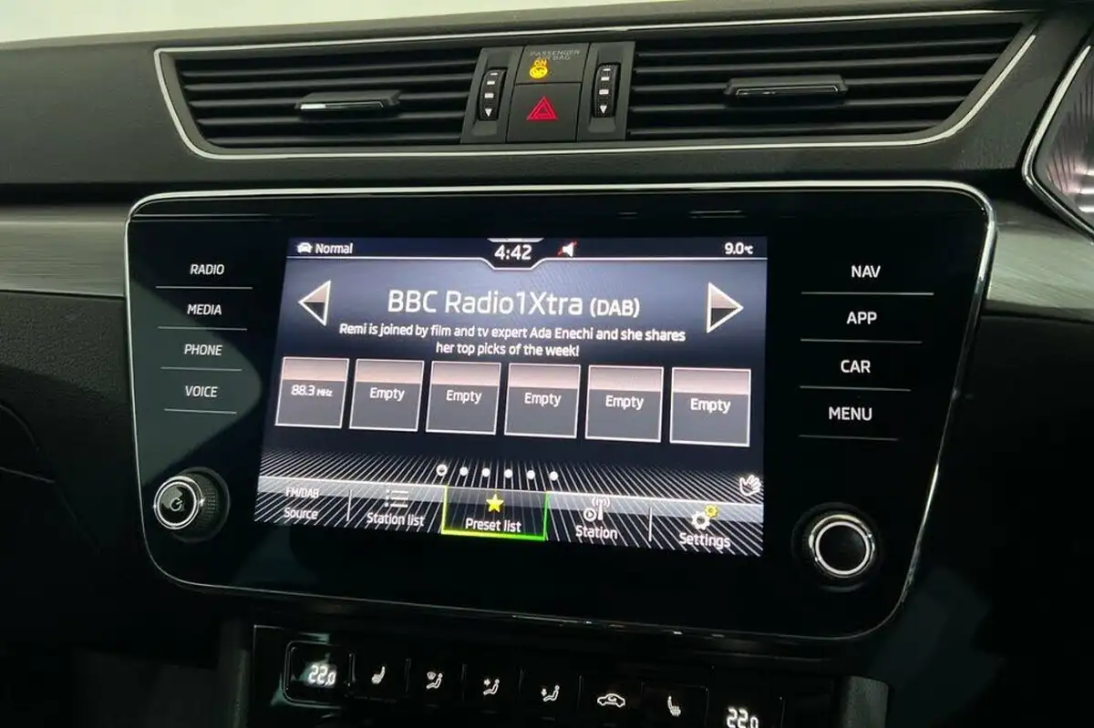 2023-skoda-superb-20-tsi-se-l-hatchback-big-14