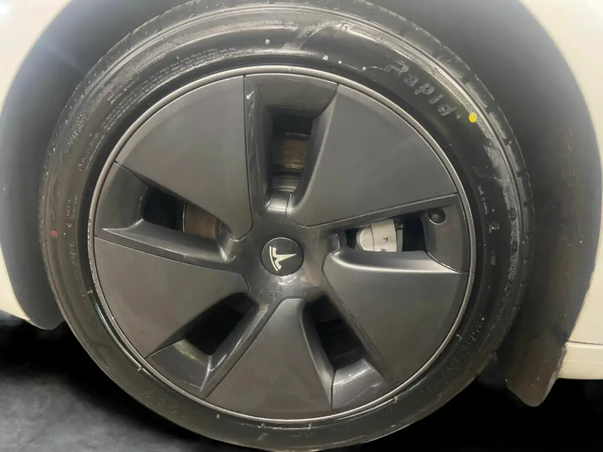 2020-tesla-model-3-e-long-range-big-25