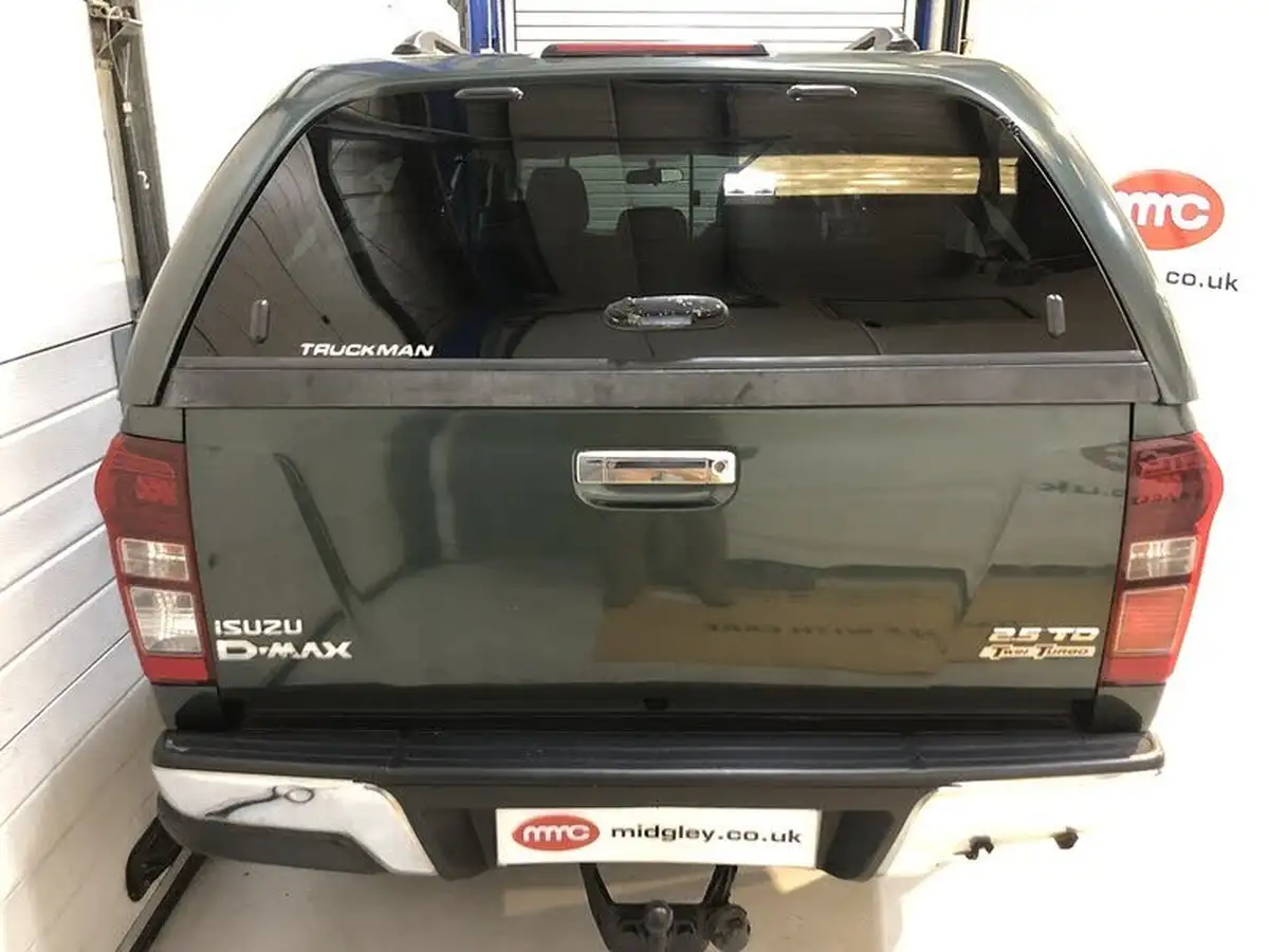2015-isuzu-d-max-25td-yukon-double-pickup-big-5