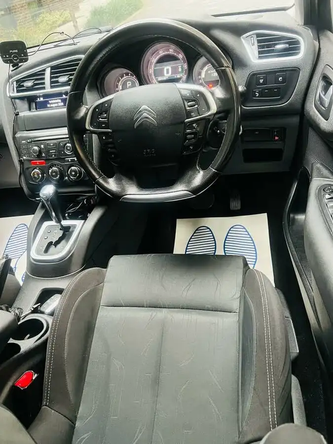 2012-citroen-c4-16-vtr-auto-big-20
