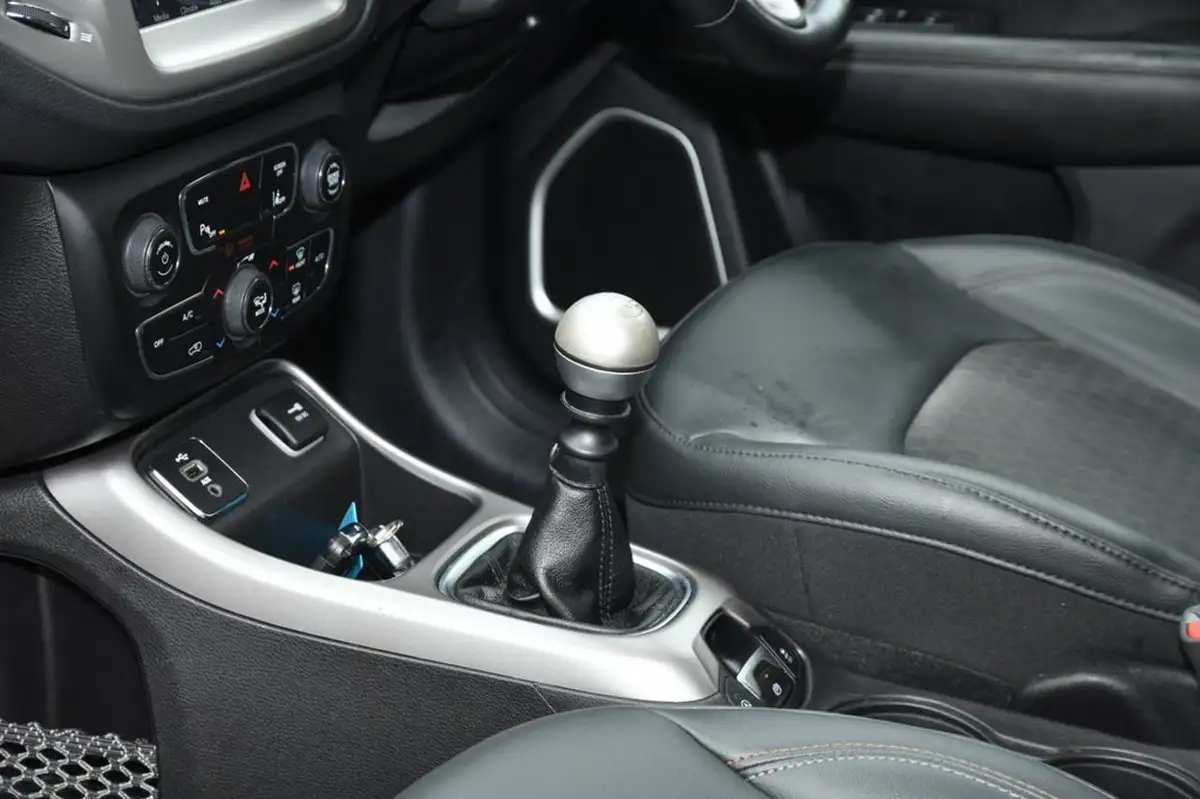 2018-jeep-compass-14-multiair-ii-longitude-big-12