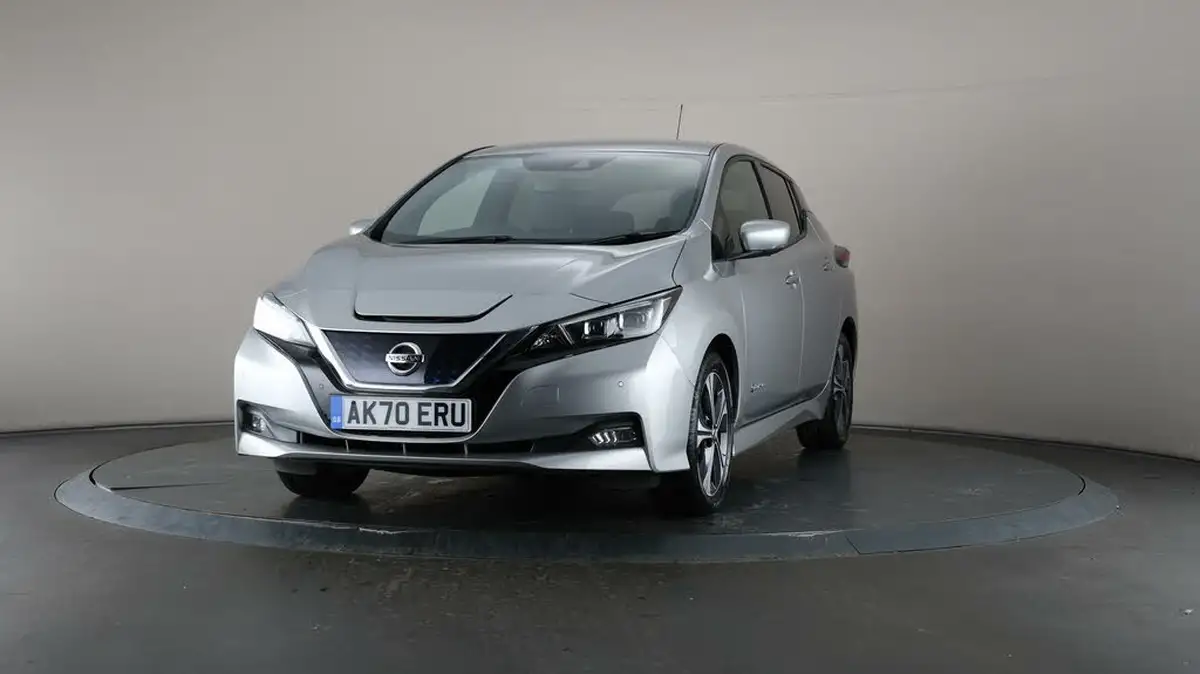 2020-nissan-leaf-e-tekna-big-40