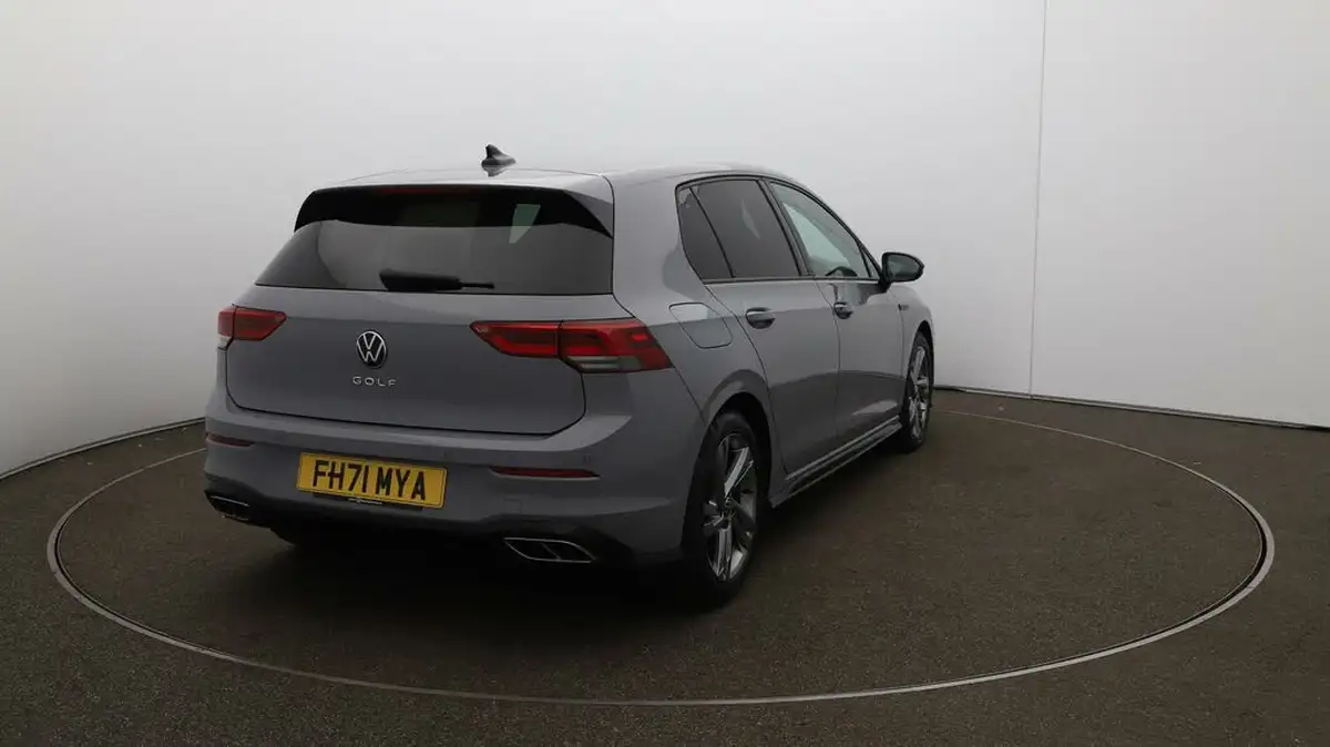 2022-volkswagen-golf-15-tsi-r-line-150ps-hatchback-big-48