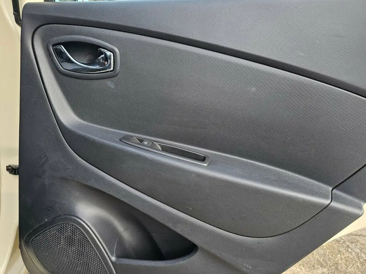 2013-renault-captur-15dci-dynamique-big-26